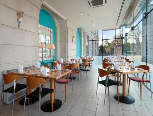 Outdoor Seating 